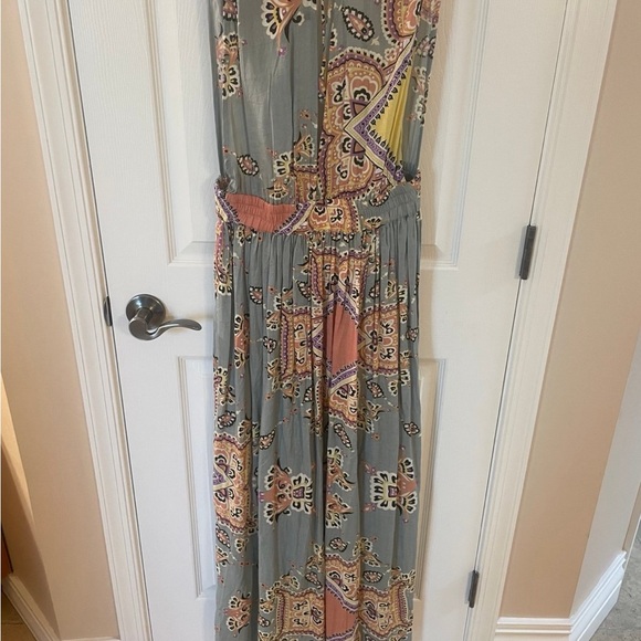 America and Beyond green medallion print Maxi Dress - Picture 5 of 10
